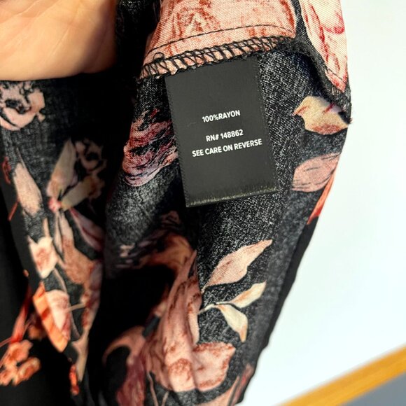 Torrid Women's Blouse Size 0 (L) V Neck, Long Sleeve Floral Black/Coral - Picture 5 of 8